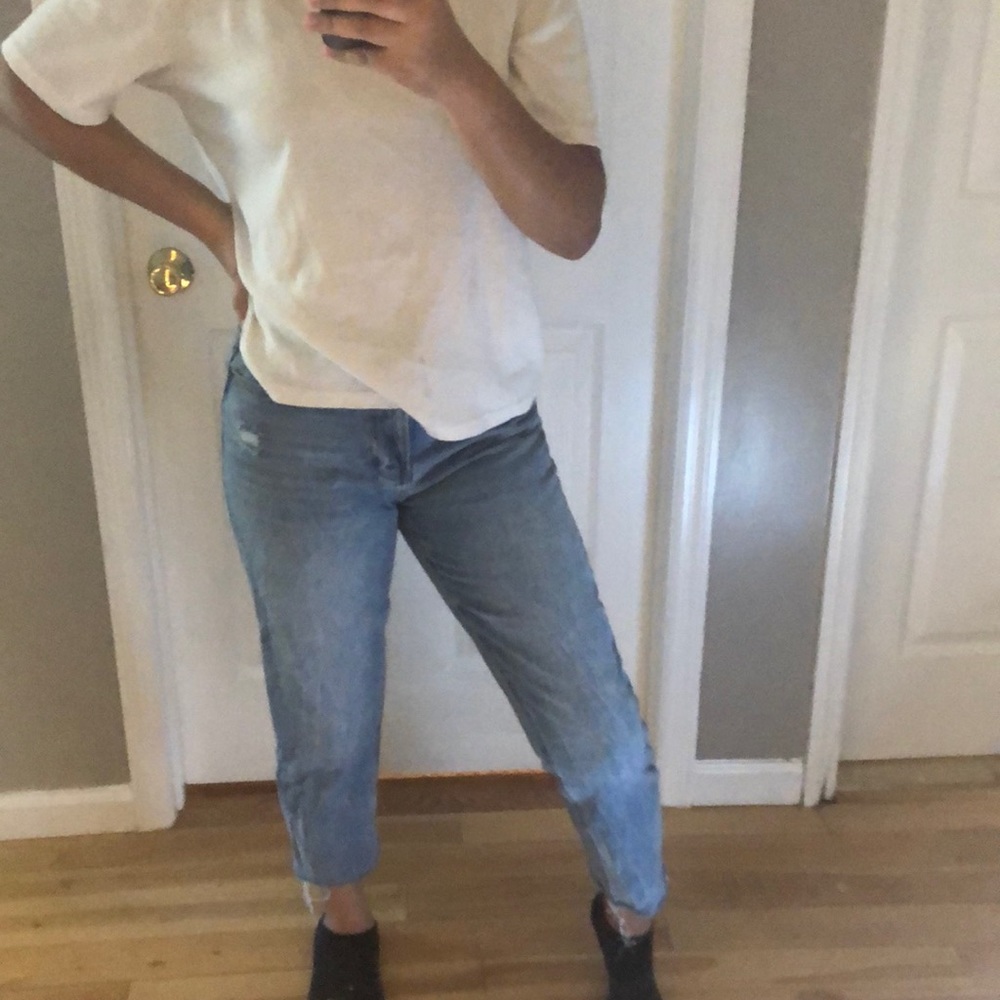 Fashion nova jeans size 6, a medium blue